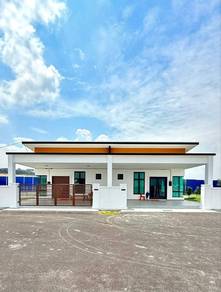 Semi-Detached House  in Cheng,MLK