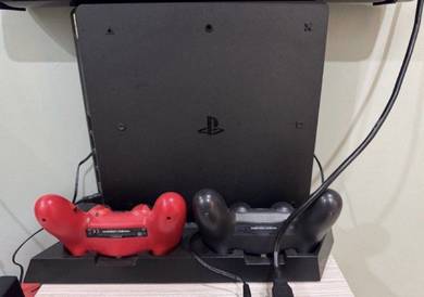 PlayStation 4 Slim