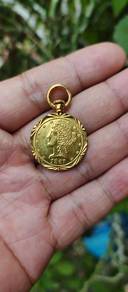Antik pendent queen victoria gold plated