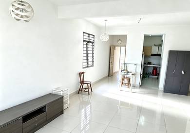 Apartment For Sale in Anggerik Residensi