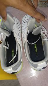 kasut futsal adidas 