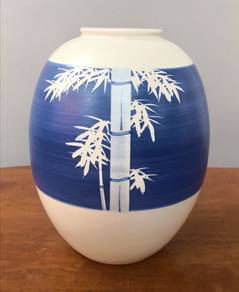 blue white bamboo motiff vase