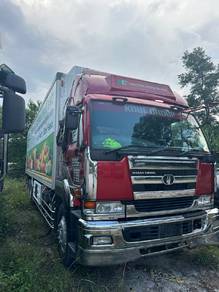 NISSAN DIESEL 25-Ton Refrigerated Lorry Green Di