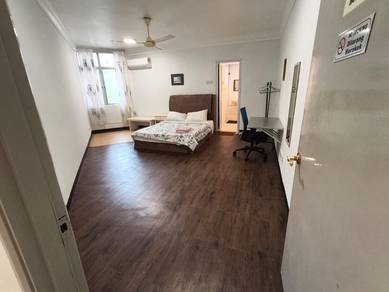 Condominium For Sale in Venice Hill