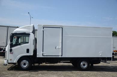 Isuzu NLR77UHE 1 Ton 14.3ft Kotak