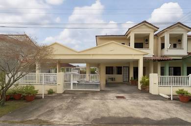 Semi-Detached House For Sale in Miri,SWK