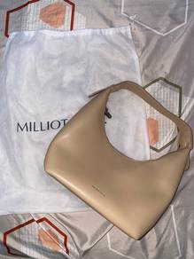 MILLIOT & CO. Beige Leather Shoulder Bag