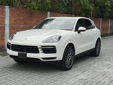 Porsche Cayenne in Damansara, KUL