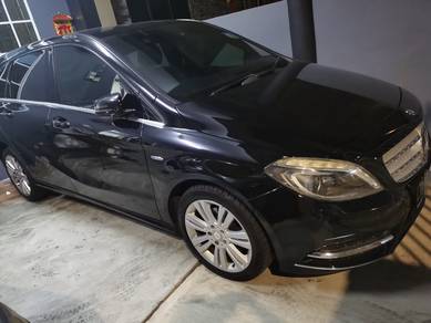 Mercedes Benz B200 200 BlueEFCY SPRTS TOURER (CBU in Muar, JHR