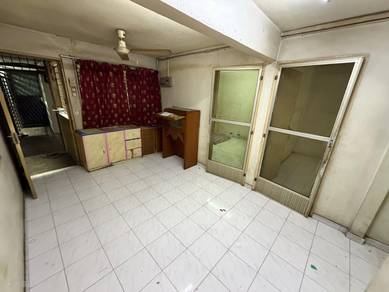 Flat For Sale in Lorong Tenggiri