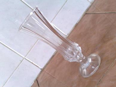 Pasu crystal vase