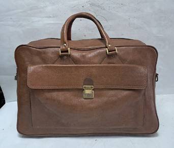 Vintage Travel/Carry-all Leather Bag With Strap 
