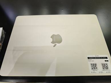 MacBook Air 13” M2
8GB RAM | 512GB Storage