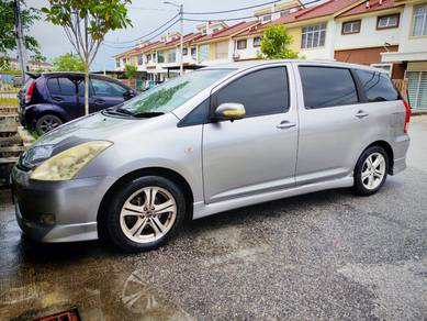 Toyota Wish X in Bukit Beruntung, SGR