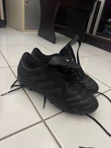 Dua Pasang Kasut Bola saiz 7uk