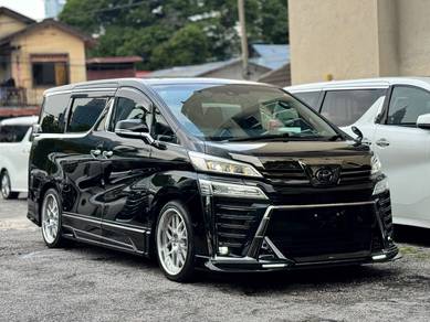 Toyota Vellfire GOLDEN EYES II in Ampang Hilir, KUL