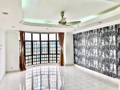 Condominium For Sale in Flora Green