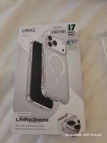 Iphone 17 Pro Max Case (Uniq Brand)