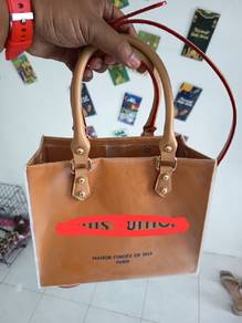 Hand bag