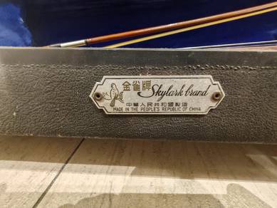skylark brand violin