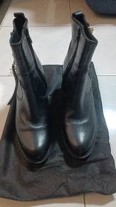 Leather female boot