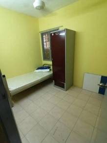 Room in Shah Alam, SGR