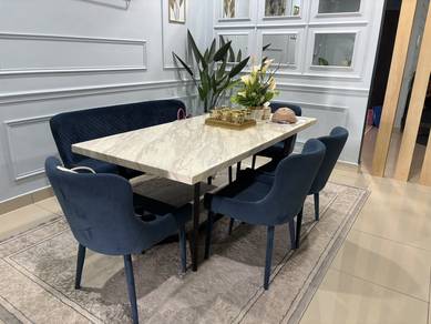 Meja makan 6 seater