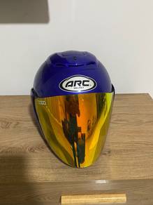 ARC Rits helmet with visor (like new)