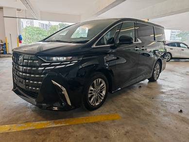 Toyota Alphard Z in Desa Petaling, KUL