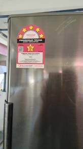 refrigerator 