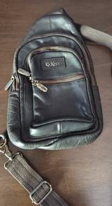 kickers cross body bag