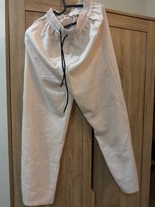white jogger pants