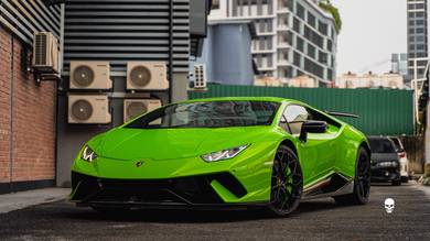 Lamborghini Huracan LP 640-4 PERFORMANTE in Jalan Kuching, KUL