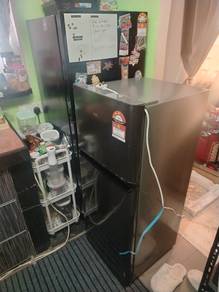 fridge baru beli salah size.. nk jual. mur2 ja