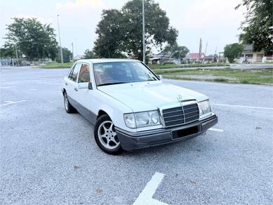Mercedes Benz 230E in Ipoh, PRK