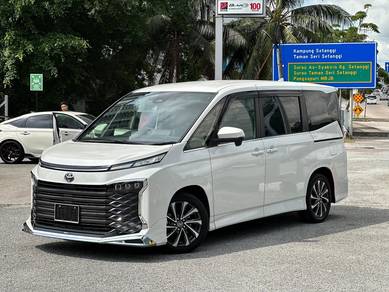 Toyota Voxy S-Z in Plentong, JHR