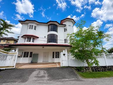 Bungalow House For Sale in Rawang,SGR