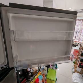Refrigerator LG