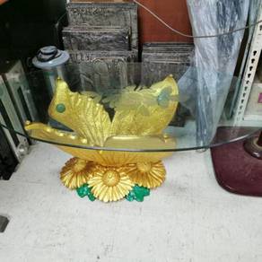 Butterfly shape coffer table