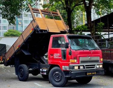 Daihatsu Delta V58 Tipper Jack