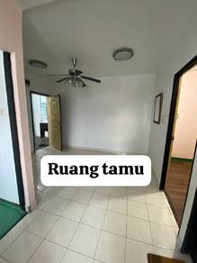 Apartment For Rent in Country Heights