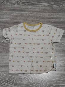 UniQlo T-Shirt 3-4 Years Old