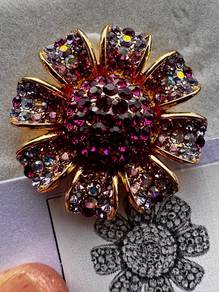 Ozel Brooch Bunga Kristal Ungu - Lengkap Kotak