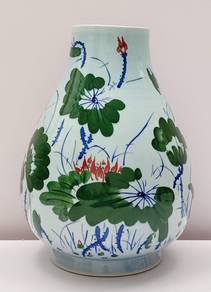Chinese porcelain vase with Famille Verte lotus
