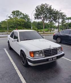 Mercedes Benz 260E in Nilai, NSN