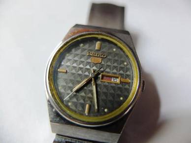 Seiko 5 Automatic Black Dial Angular Watch