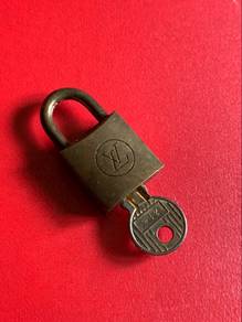 LV Padlock