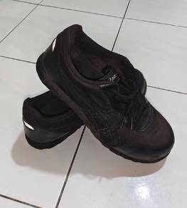Asics safety shoes 