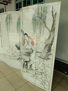 Antique screen