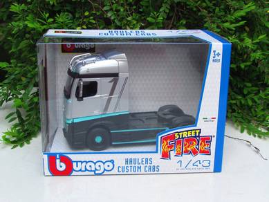 BBurago 1-43 MERCEDES Truck PETRONAS Lorry Head